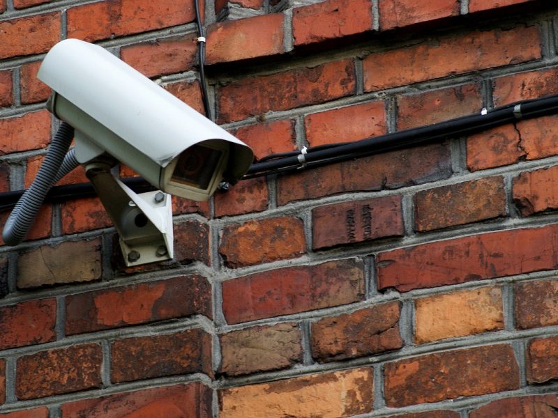 Comment installer un kit caméra de surveillance extérieur ?